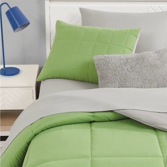 My World NWT Microfiber 6-piece Bedding Set.  Twin XL - Picture 3 of 7